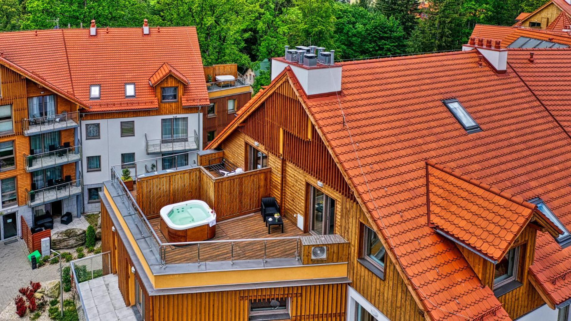 Royal Prestige Collection Z Prywatnym Jacuzzi - Stone Hill Resort Z Basenem I Saunami シクラルスカ・ポレンバ エクステリア 写真